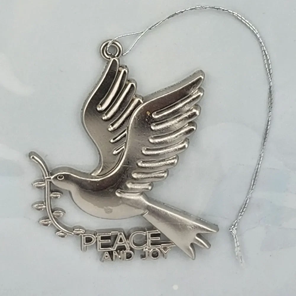 Dove‎ Of Peace Priests Of the Saved Heart Ornament